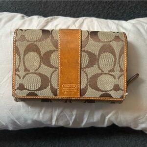 Vintage Coach Signature Canvas Zip Wallet in Brown/Tan
